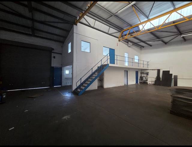 491M² WAREHOUSE TO LET IN GLEN ANIL